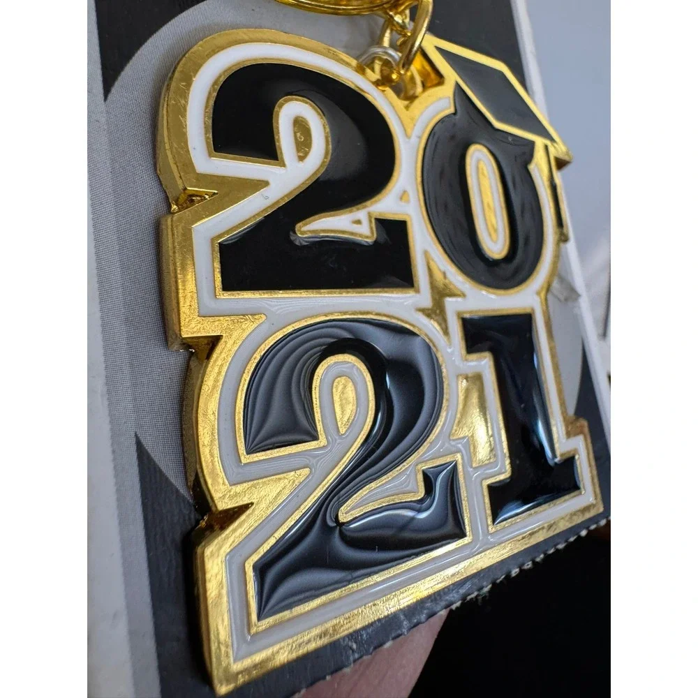 Hallmark Class of 2021 Graduation Keychain Gold‎ Tone Enamel Key Ring MJG6047